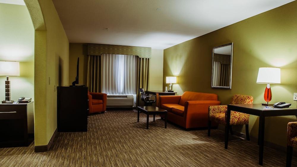 Express & By Ihg 2* Waller