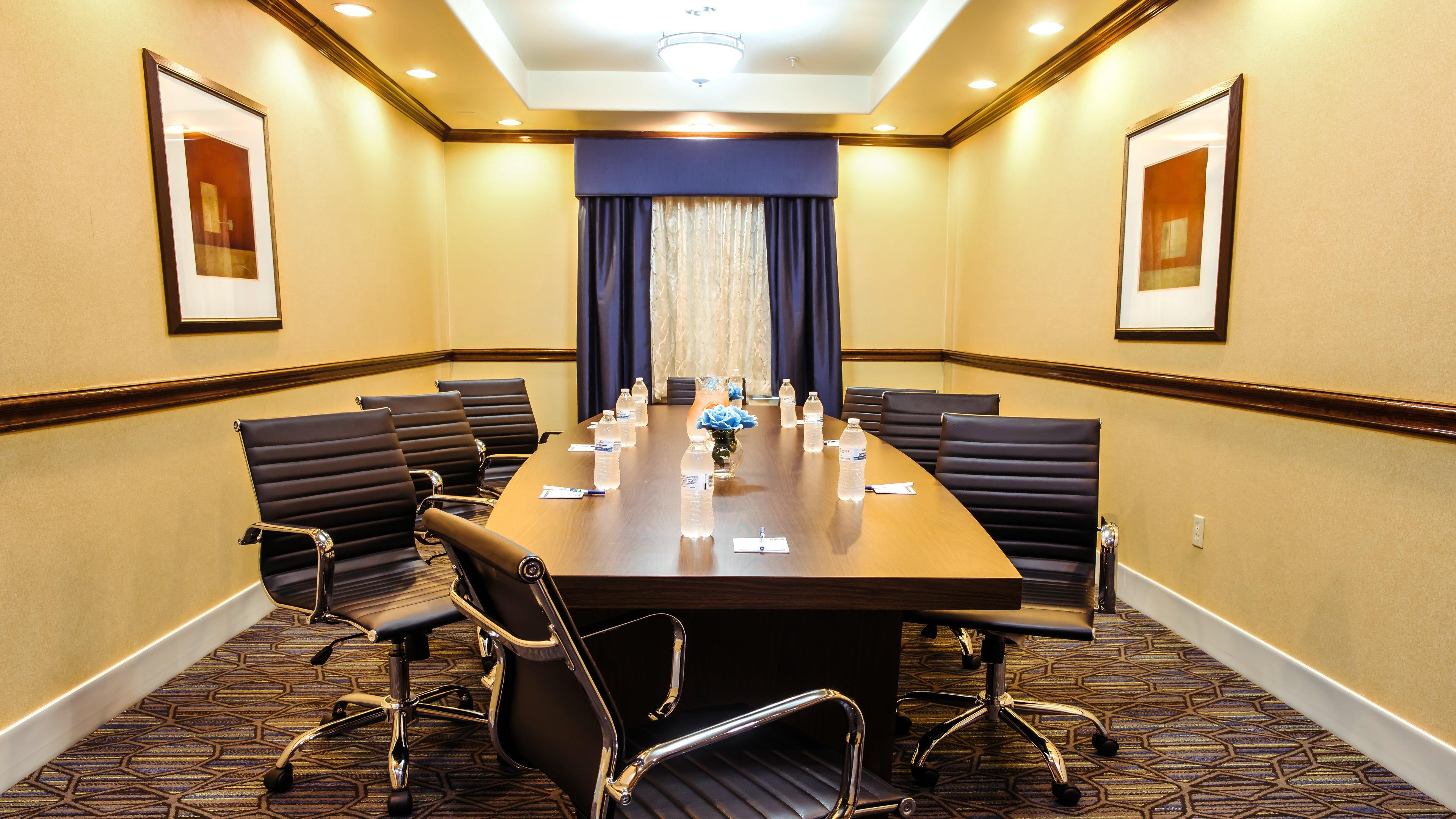 Express & By Ihg 2*
